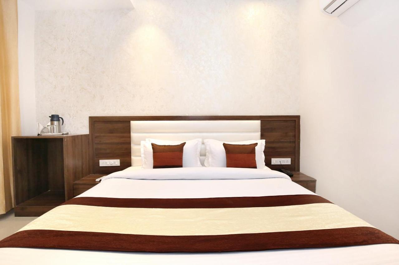 Oyo 11680 Hotel Grand Star Amritsar Zewnętrze zdjęcie